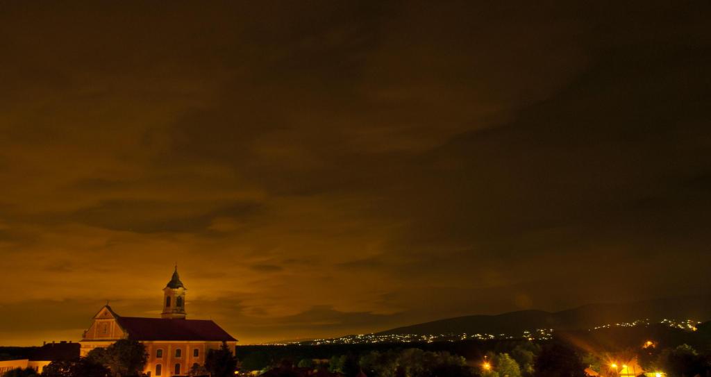 Vác in der nacht
