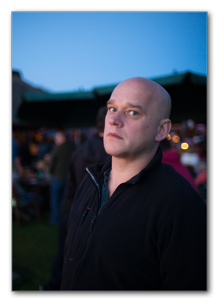 v