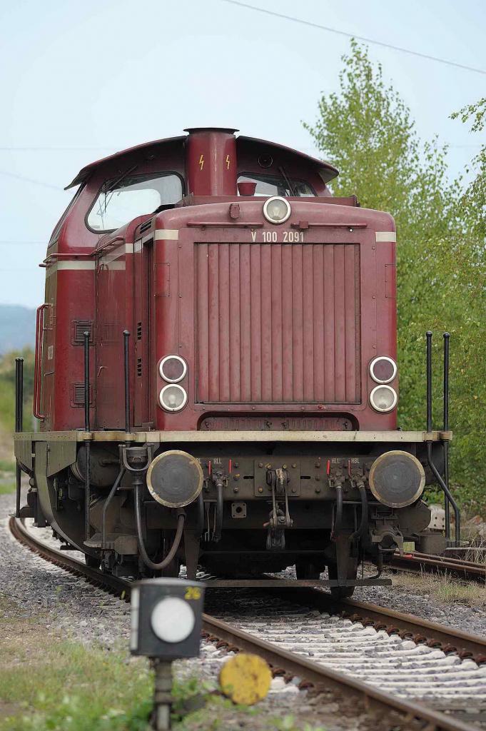V100