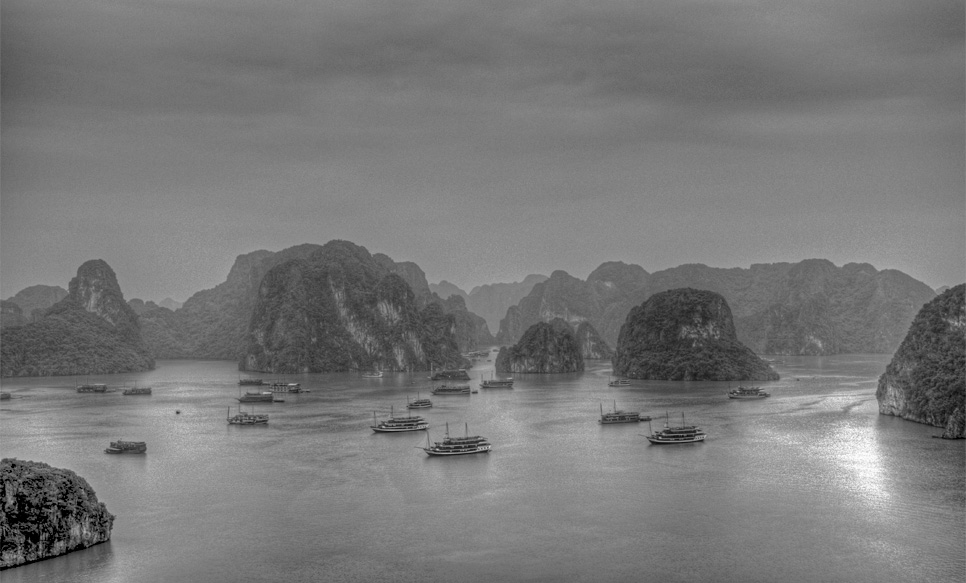 Vietnam
Ha Long Bay
Panorama
Meer
s/w
Schwarz/Weiss