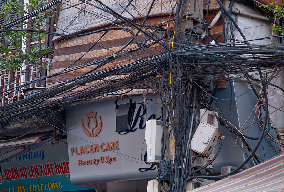 Vietnam
Hanoi
Strom
Anschluss
Chaos