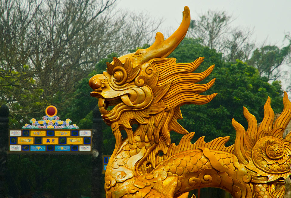 Vietnam
Hue
Tempel
Drache
Golden