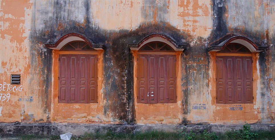 Vietnam
Raststätte
Fenster
Drei
Rotbraun