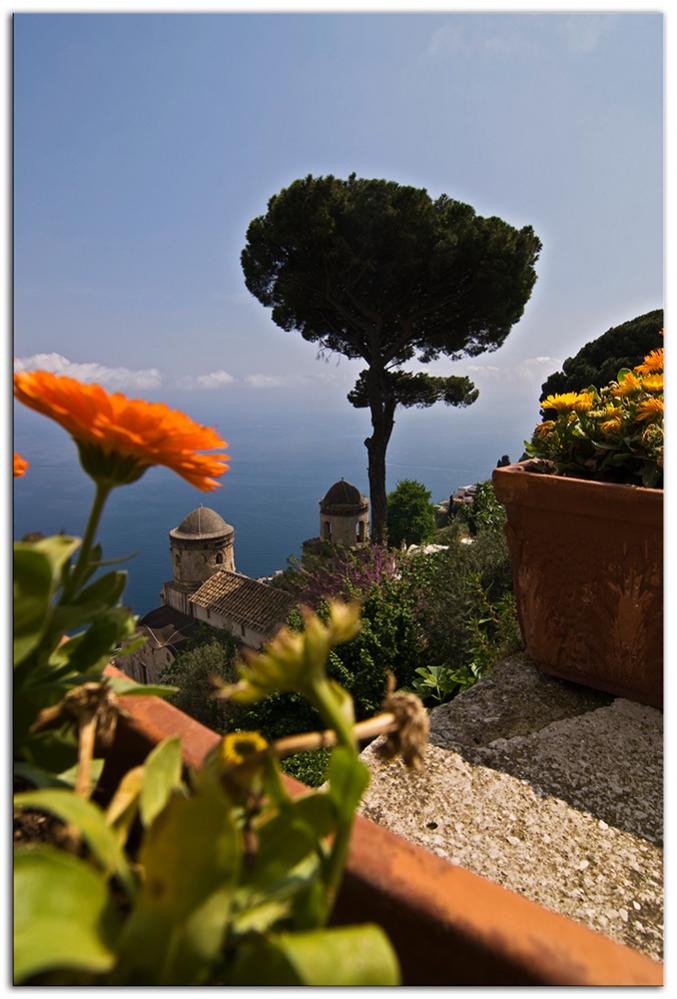 von der Villa Rufolo in Ravello hat man einen herrlichen Blick auf den Golf von Salerno