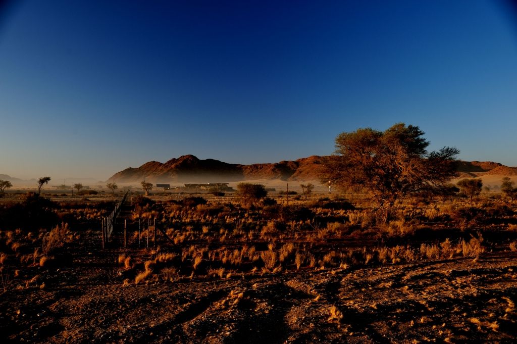 Vor dem Eingang Sossusvlei, morgens sehr früh