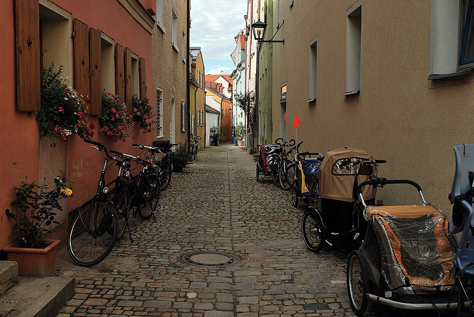 vor dem Kindergarten