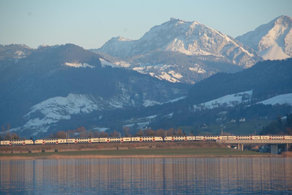 Vor Rapperswil an einem schönen Abend