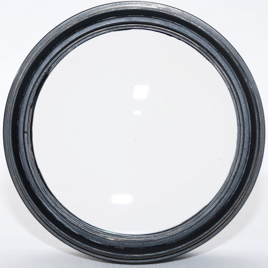Vorsatz-Dreilinser (achromatisch und gegen Bildfeldwölbung korrigiert) mit 8 Dioptrien in 72mm Filterring
von hinten (mit Gewinde zum Einschrauben in 