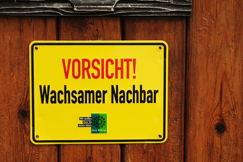 Wachsamer Nachbar - gesehen in der Pfalz -11/2009 -