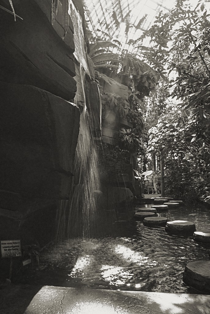 Wasserfall 0116 110821 1 SW 686x1024 90