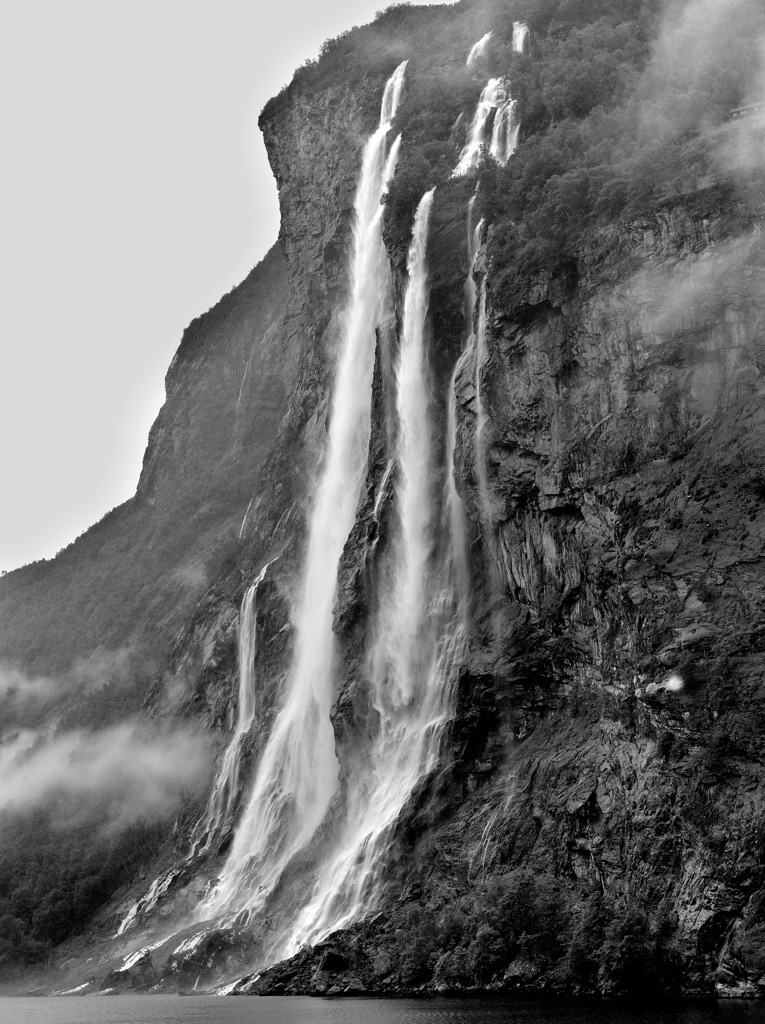 Wasserfall Gyrangerfjord 3416SW