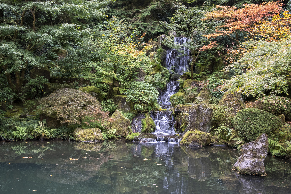 Wasserfall Japanischer Garten Portland.jpg