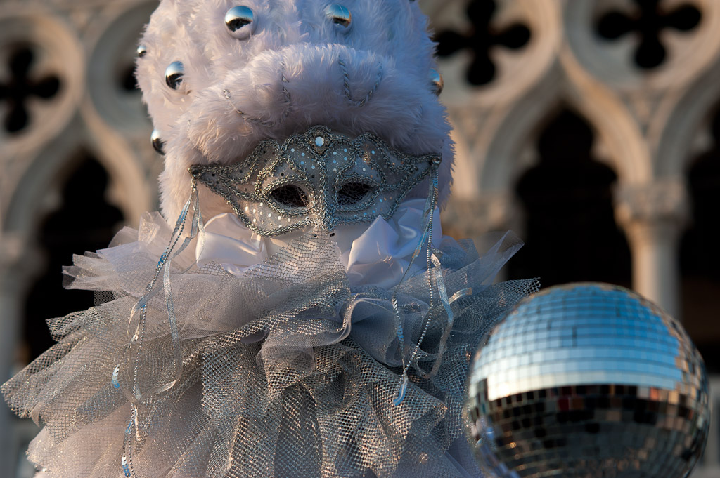 Weiße Maske mit Discokugel 4283