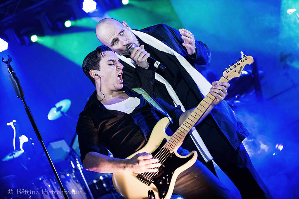Welcome To The Pleasuredome mit Dominik Kuhn auf dem Marktplatz in Reutlingen April 2013