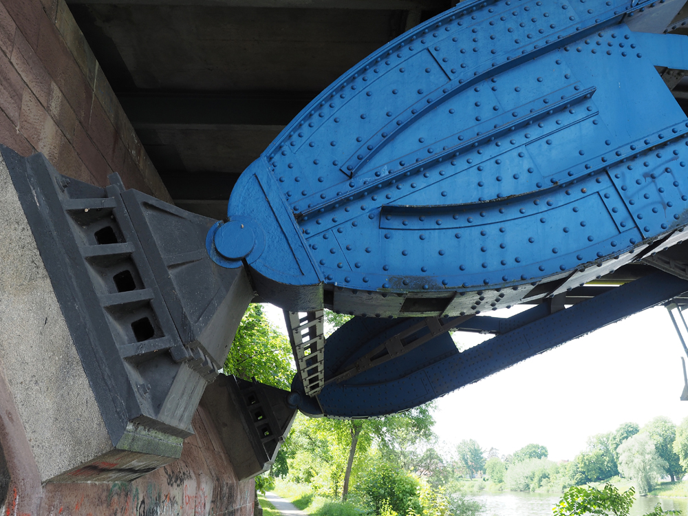 Widerlager Brücke.jpg