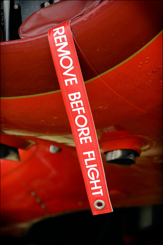 Wing and Wheels 2009 09 12 D2X 4115 1b