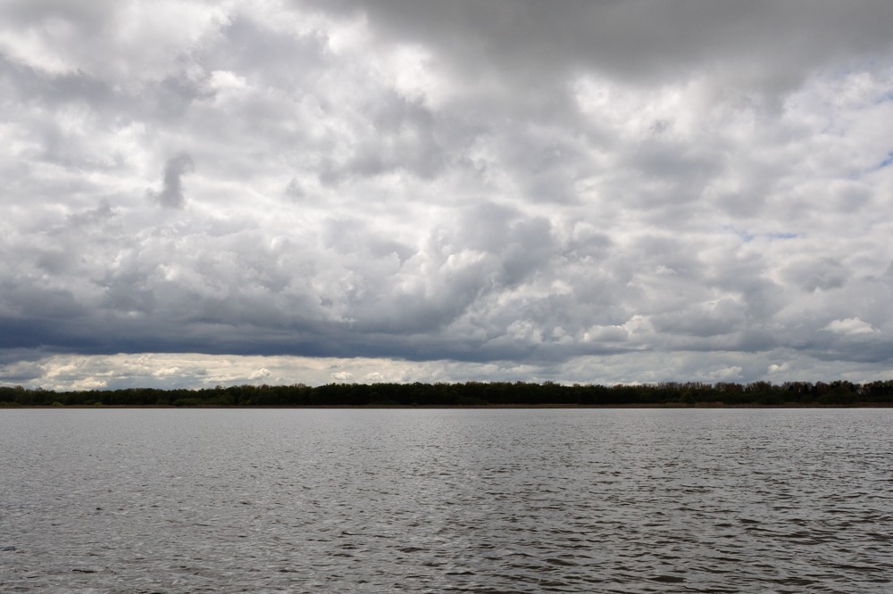 Wolken über der Elbe
