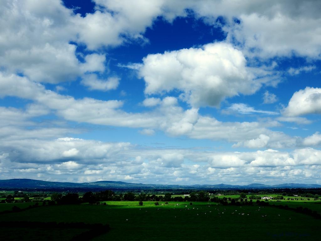 X 0040 Irland 2011 shadows of the clouds