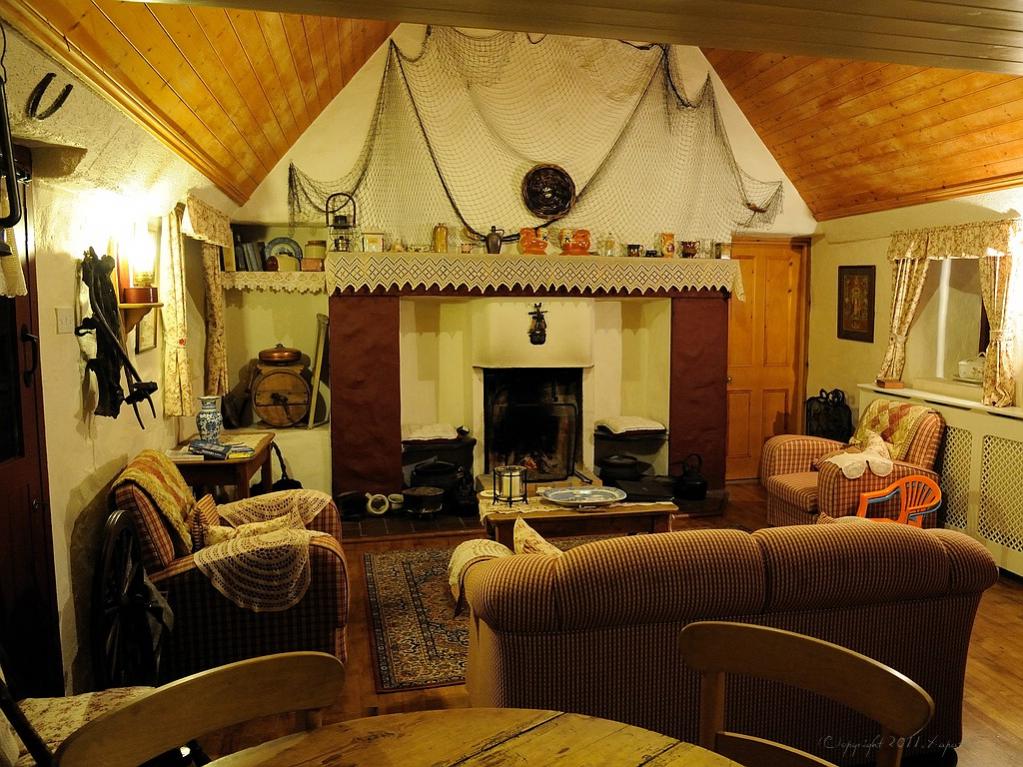 X 0170 living room with open fire