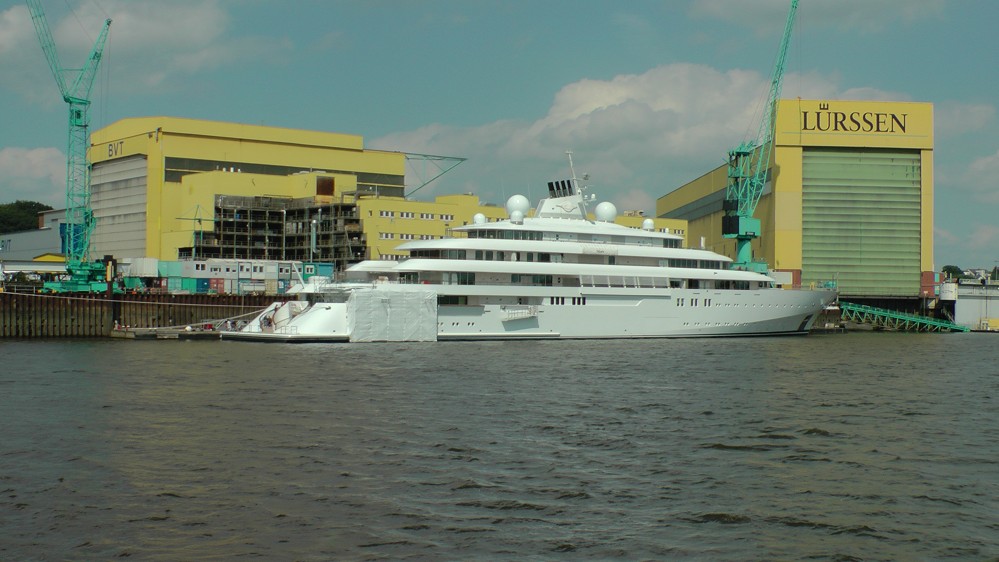 yacht