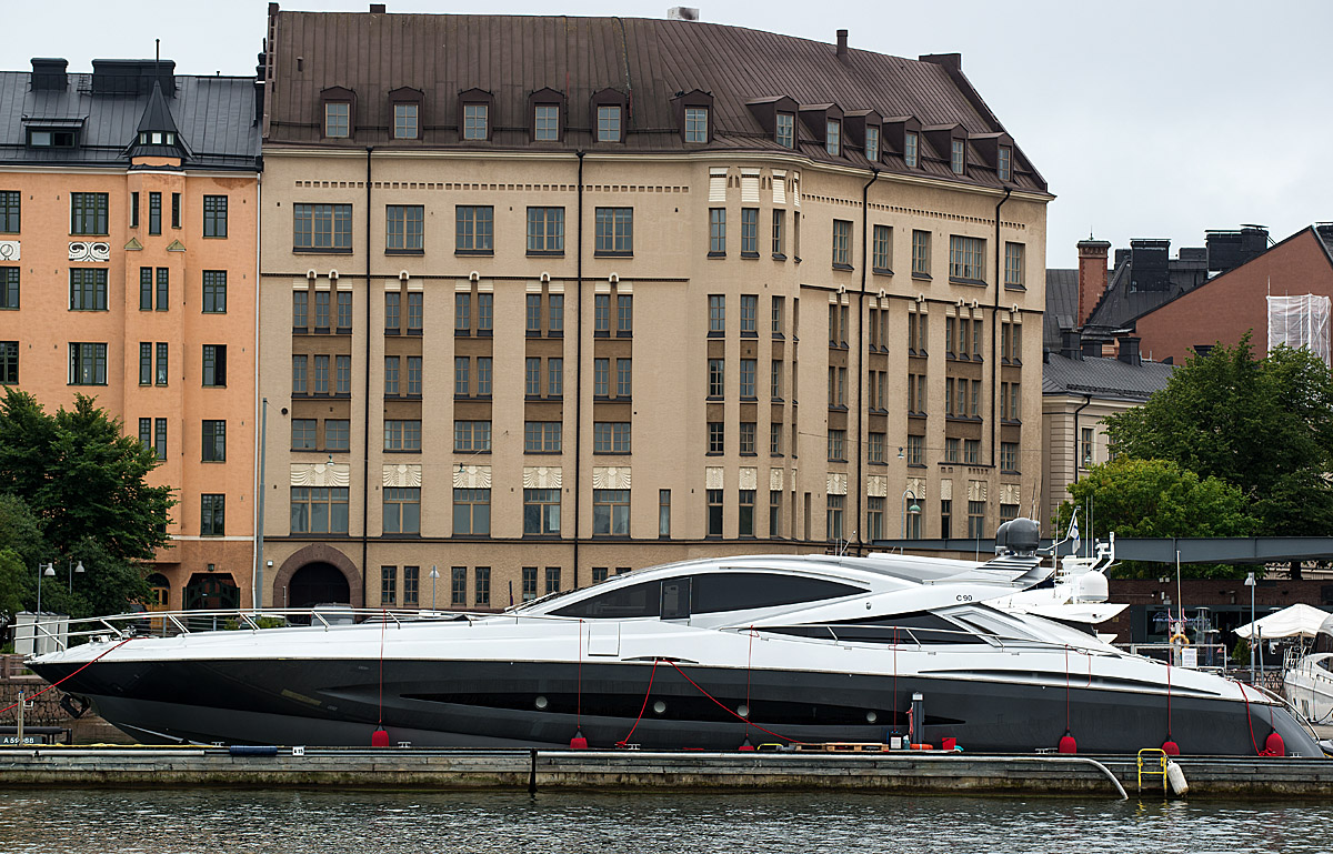 Yacht
