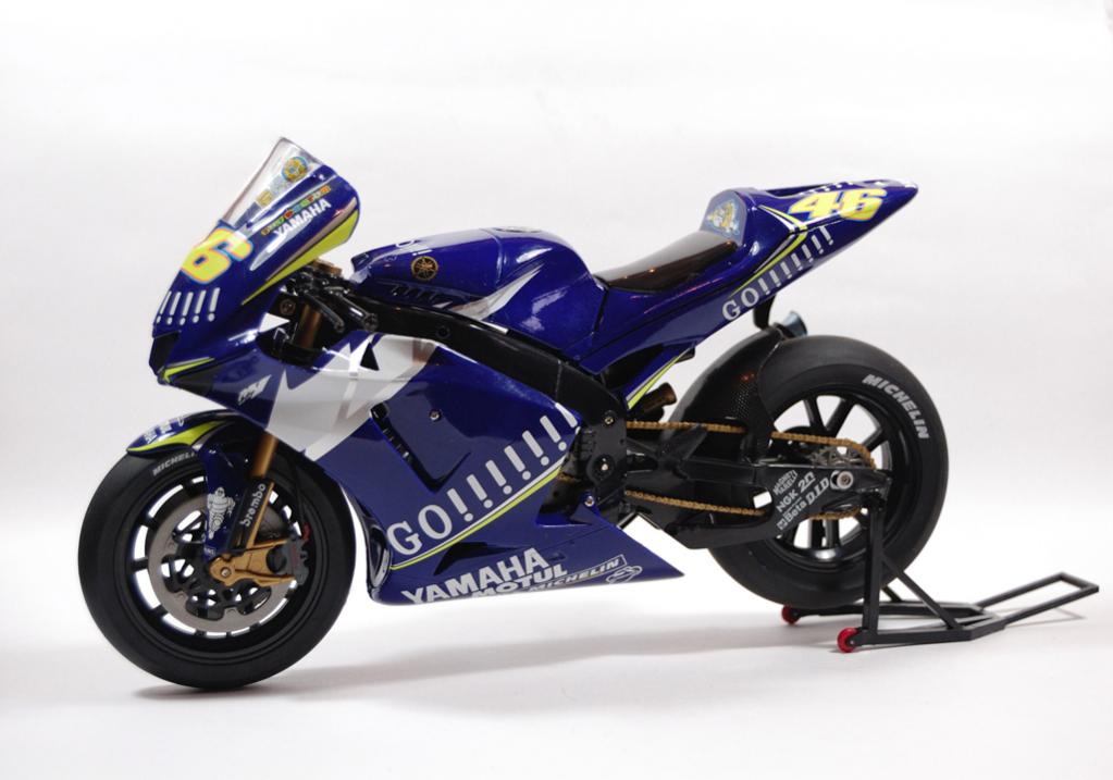 Yamaha M1 mit Nikon D40
