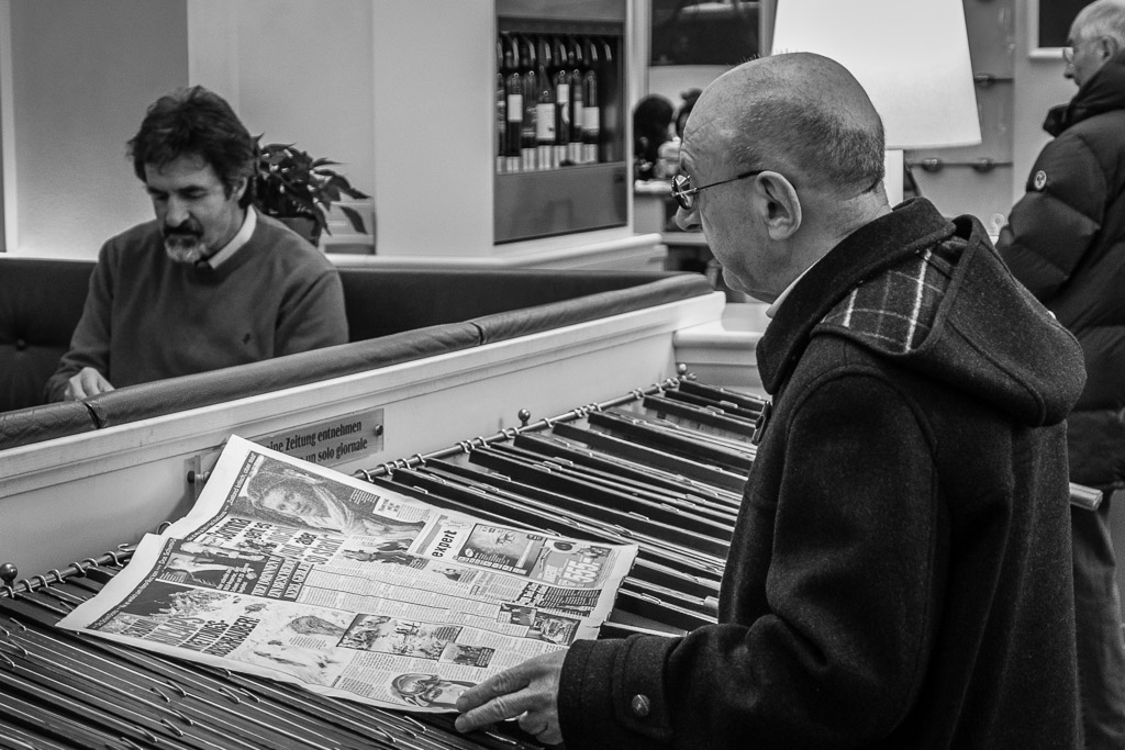 Zeitungsleser 08