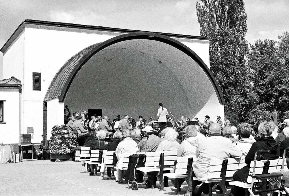 Zinnowitz

Exa 1b 50mm Ilford 200