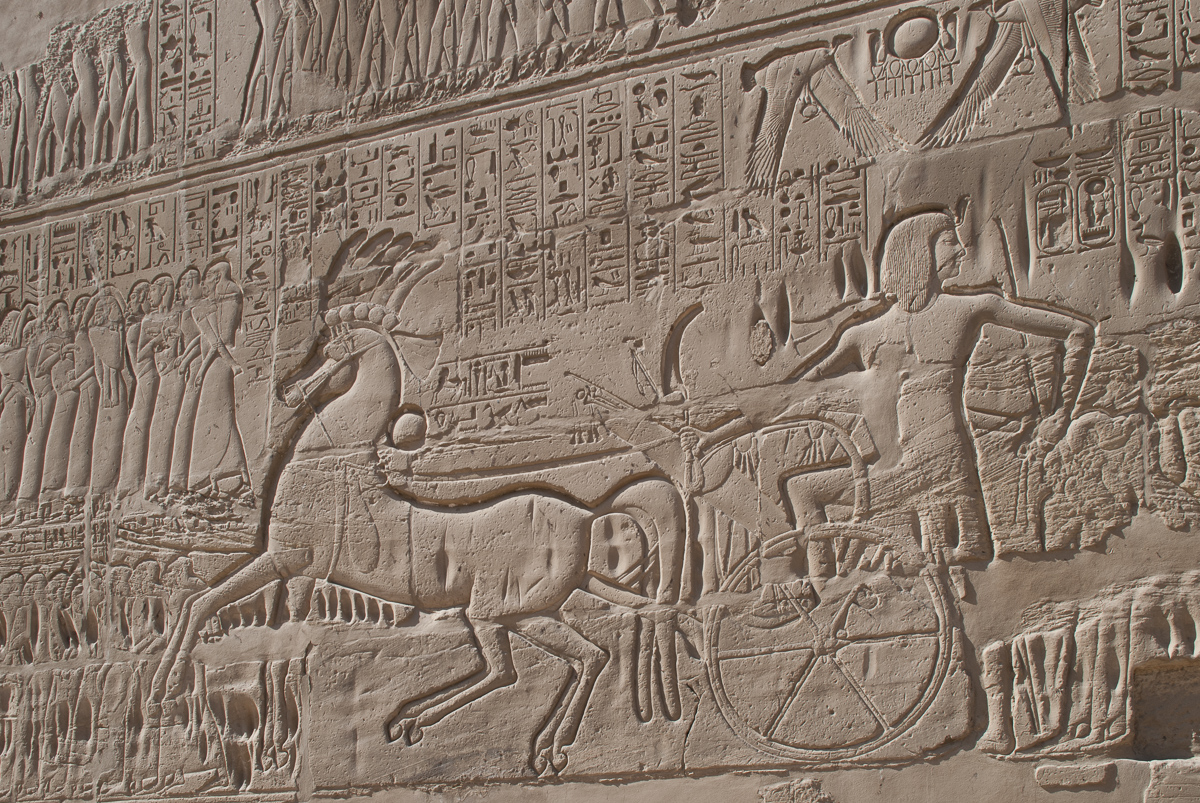 Zugwagen Luxor.jpg