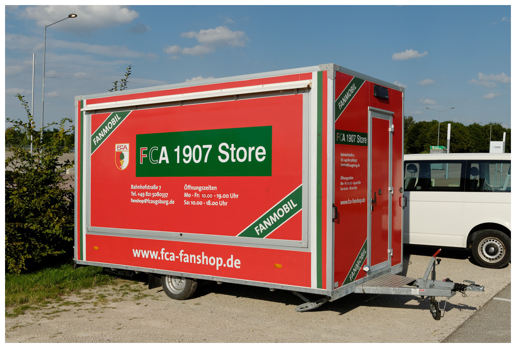 Farbe%20Rot%20FCA%20Fanmobil%20001.jpg