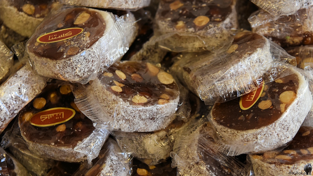 Braune Süßigkeiten mit Cocosrand