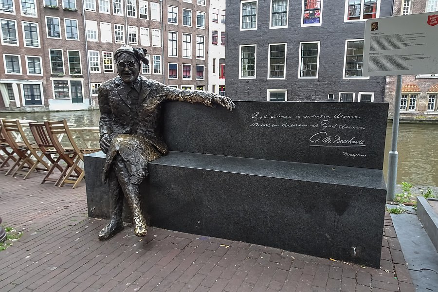 amsterdam16_64.jpg