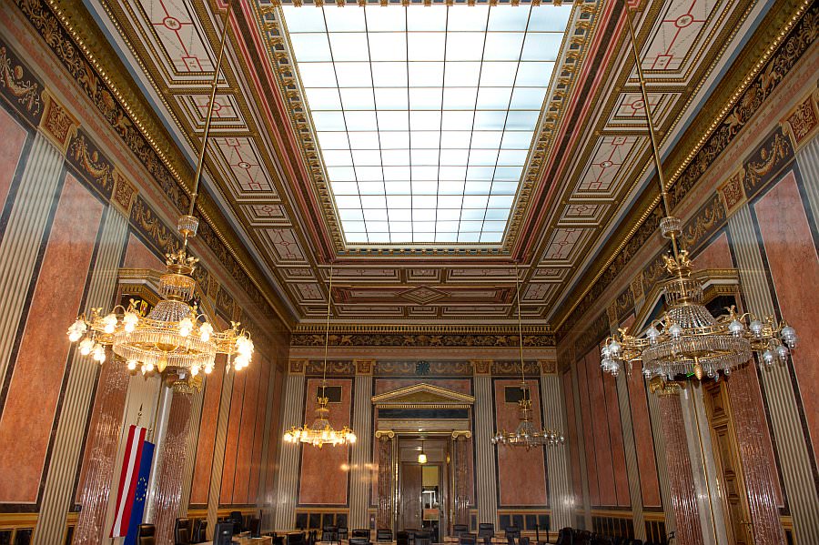 parlament14_22.jpg