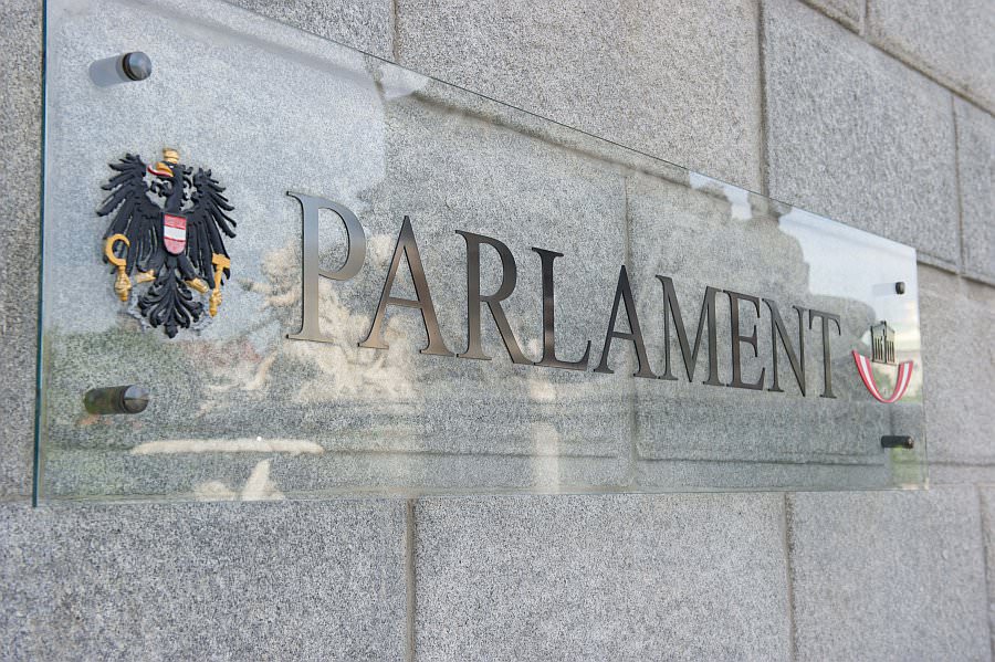 parlament14_01.jpg