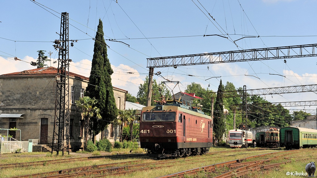 http://foto-kiboko.de/reise/georgien2011/bilder/6/s684_Kutaisi_4E1-001_5071.jpg
