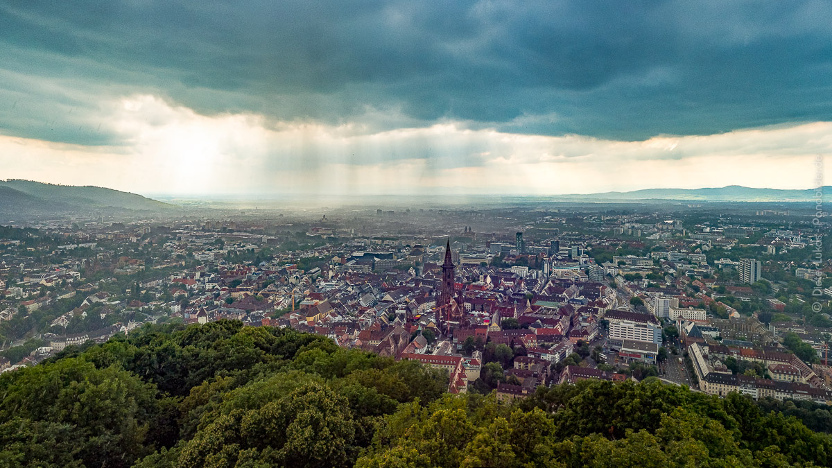 freiburg-ausblick-vom-schlossturm_PEN07263_pano.jpg