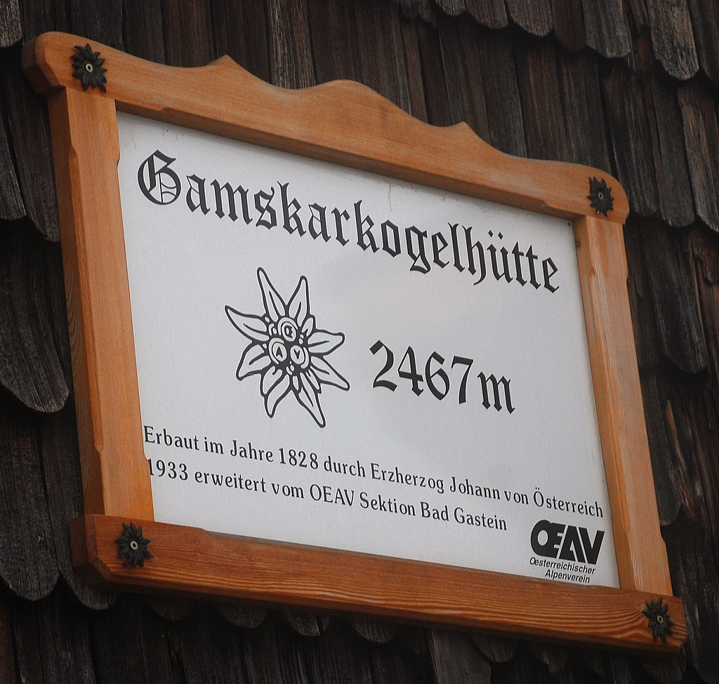 GAMSKARKOGELHUETTE.JPG