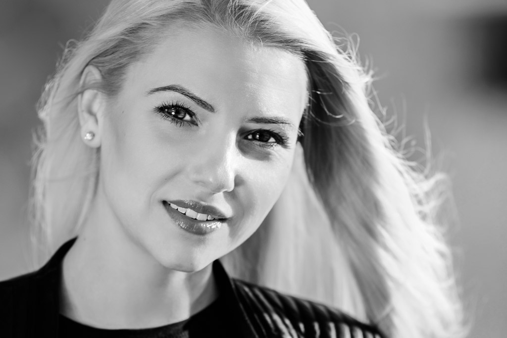 Celina_9901sw.jpg