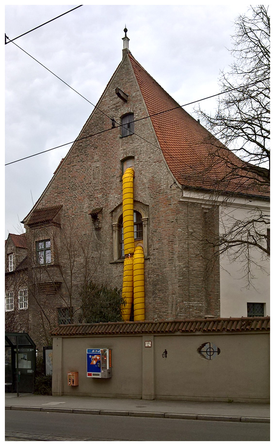 farbegelbgelbeschlaeuche001.jpg