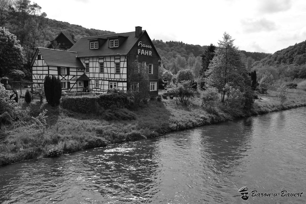 14052449211_6aa84d1505_b.jpg