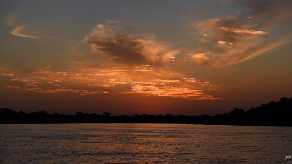 Abendrot über dem Fluss
