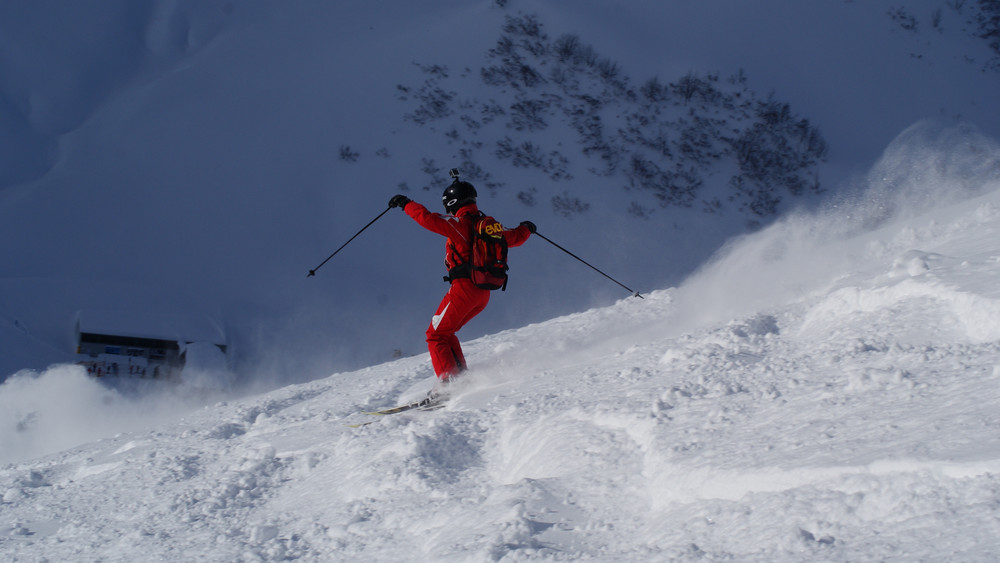 roter_skifahrer.jpg