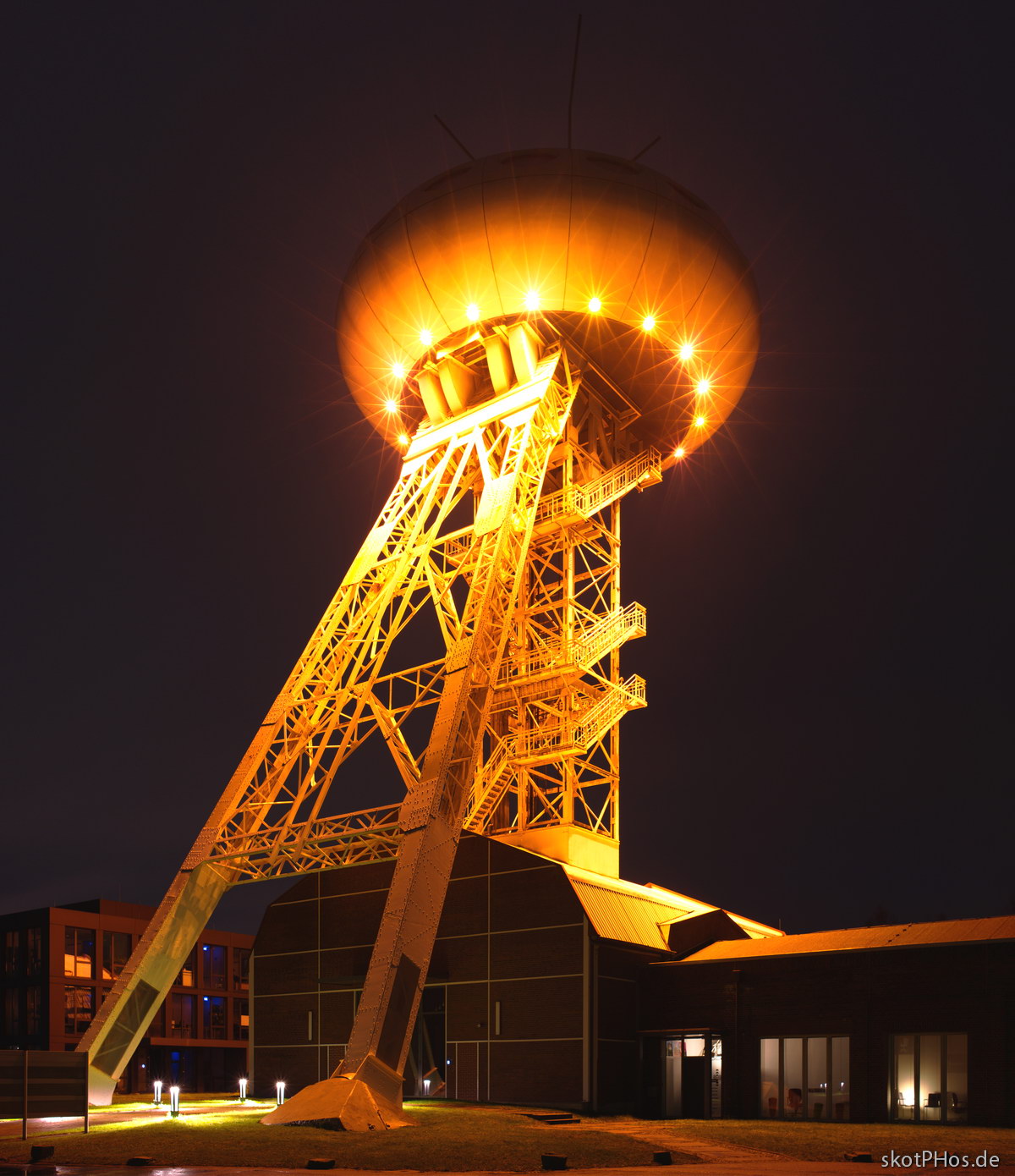 skotPhos.de_L%C3%BCntec-Tower-A_DE.JPG