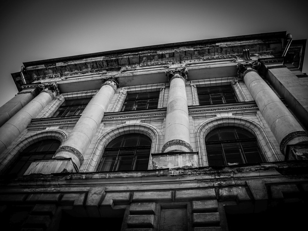 16372162590_02791ac3a6_b.jpg
