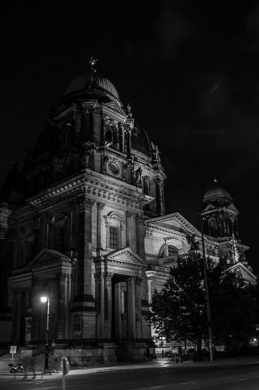 BerlinerDom_1397sw.jpg