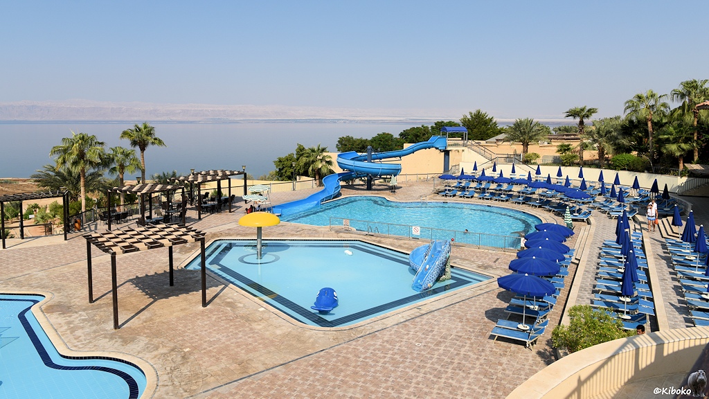 Schwimmbecken am Toten Meer
