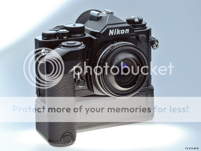 Nikon-FM3a-MD12-staand.jpg