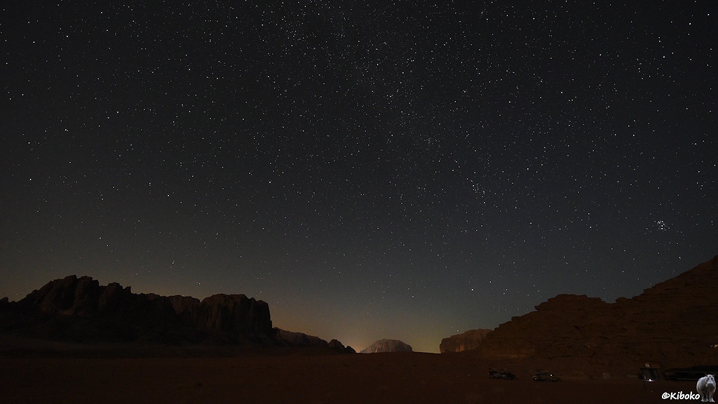 Sterne über dem Wadi Rum