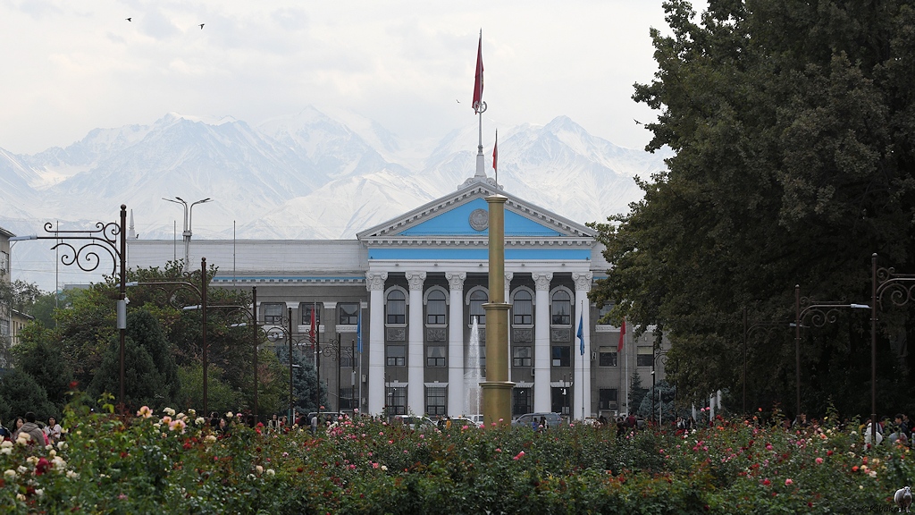 s246_Bishkek_Rathaus_5887.jpg